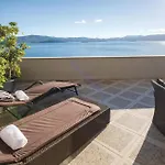 Daire One-bedroom With Sea View 04 *