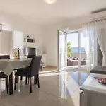 Daire One-bedroom With Sea View 04