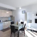 One-bedroom With Sea View 04 Daire
