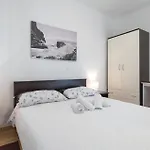 One-bedroom With Sea View 04 Daire *