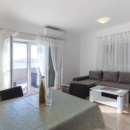 One-bedroom With Sea View 04 *