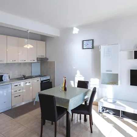 One-bedroom With Sea View 04 公寓